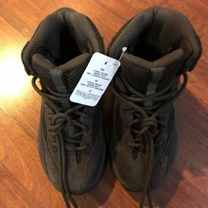 Brand new Yeezys DSRT Rats !